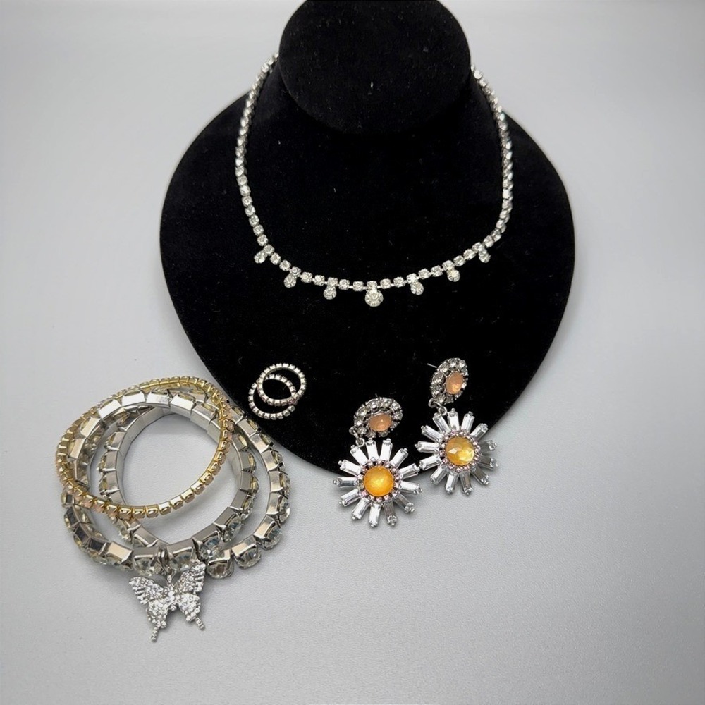 White Rhinestone Jewelry Lot 7pc‎ Vintage to Now  READ